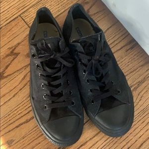 Black converse!
